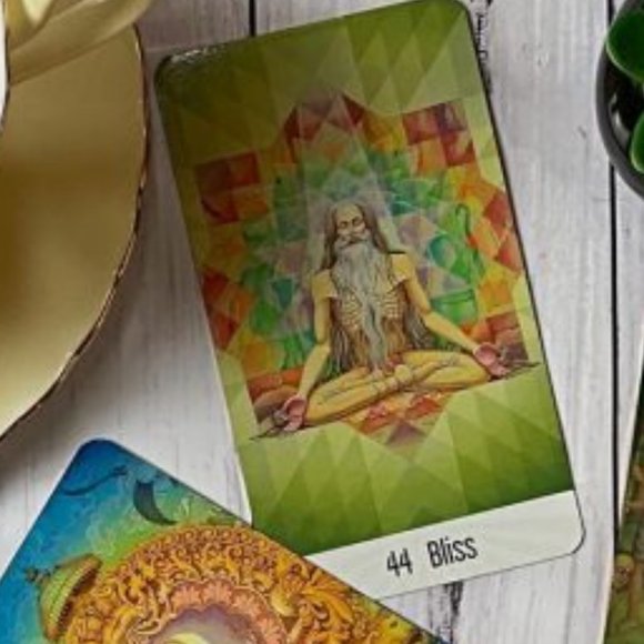 🌟 Sacred Mysteries: The Chakra Oracle Cards - Picture 12 of 13